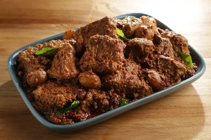 8 Makanan Khas Sumatera Barat yang Menggoyang Lidah 8 Makanan Khas Sumatera Barat yang Menggoyang Lidah