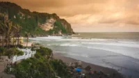 Pantai Parangtritis, Menyaksikan Panorama Lautan yang Sarat Mitos Misteri