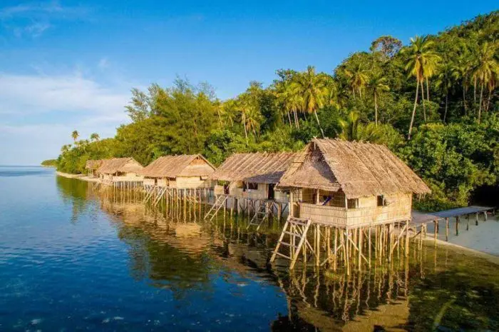 Penginapan Terbaik di Raja Ampat untuk Liburan Santai dengan Pemandangan Menakjubkan Penginapan Terbaik di Raja Ampat untuk Liburan Santai dengan Pemandangan Menakjubkan