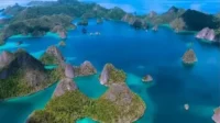 Pulau Wayag, Pulau Indah dengan Gugusan Karst yang Menakjubkan di Raja Ampat Pulau Wayag, Pulau Indah dengan Gugusan Karst yang Menakjubkan di Raja Ampat