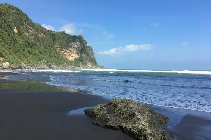 Pantai Terindah di Jogja yang Wajib Dikunjungi untuk Liburan Pantai Terindah di Jogja yang Wajib Dikunjungi untuk Liburan