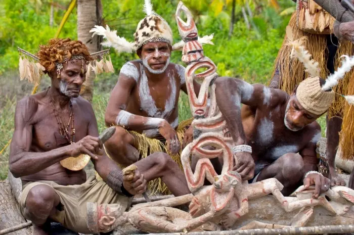 Budaya Suku Asmat Budaya Suku Asmat