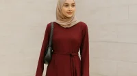 Warna Jilbab yang Cocok untuk Baju Maroon Inspirasi Warna Jilbab yang Cocok untuk Baju Maroon: Elegan, Stylish, dan Anti Gagal